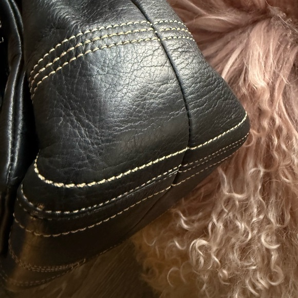 Coach SoHo  Black Leather Handbag - F08A09 - Picture 5 of 6